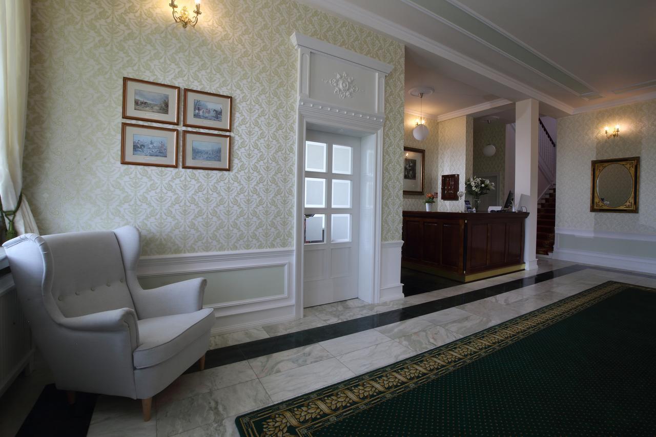 Palac I Folwark Nemino Sierakowice  Extérieur photo